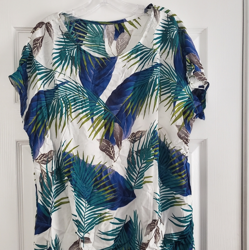 **BRAND NEW** Ladies Top